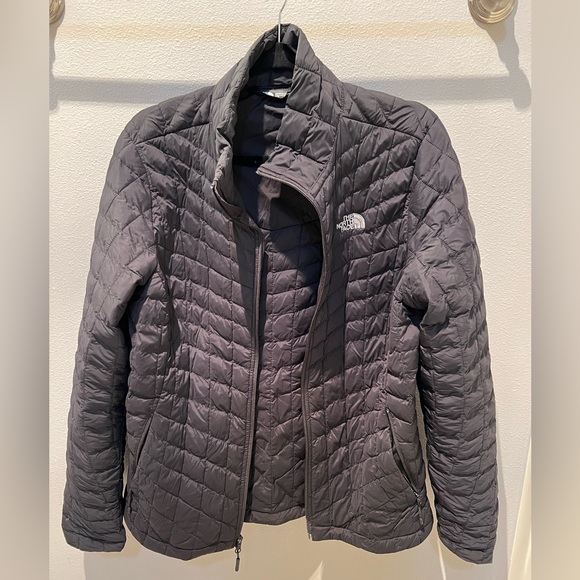 Women’s The North Face Thermoball Jacket - Picture 2 of 5